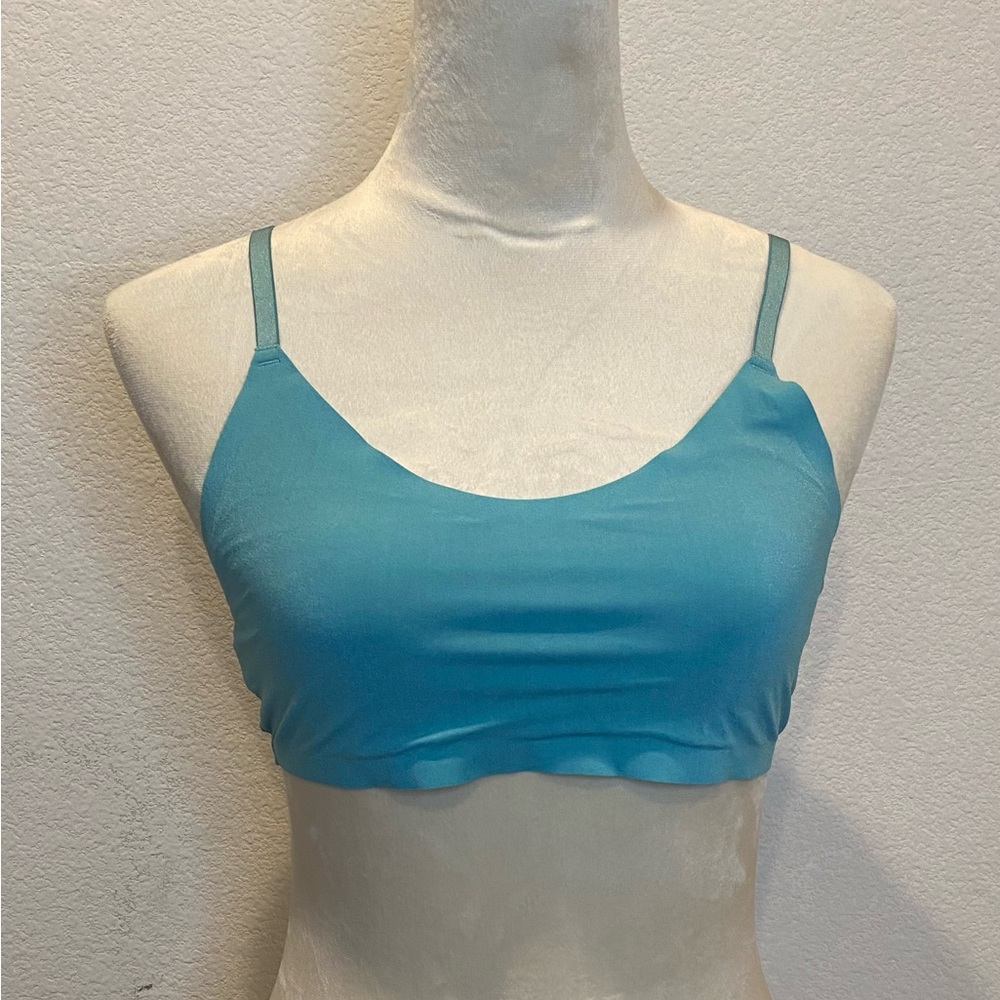 Victoria’s Secret sports bra size L